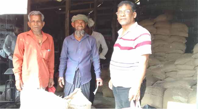 মধুখালীতে ১৫ টাকা কেজি দরে খাদ্যবান্ধব কর্মসূচির চাল বিক্রি